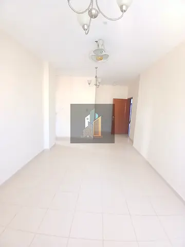 Neat and clean apartment, family building - Premium location with free parking