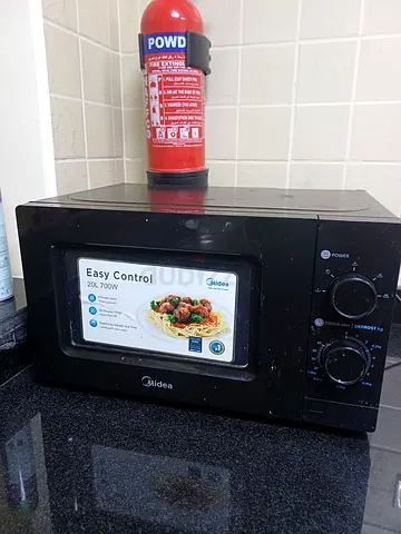 Midea Compact Microwave Oven - Good Working Condition