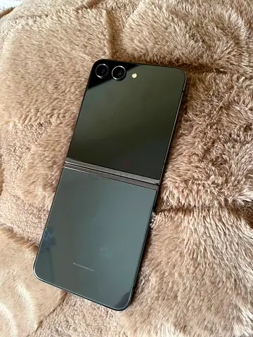 Flip 5 256gb clean for sale