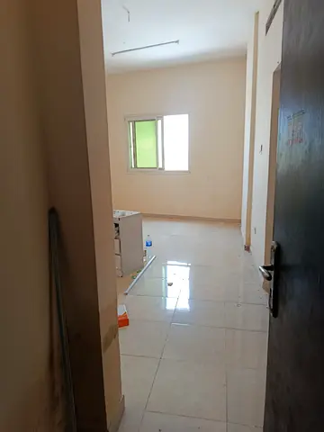 BACHELORS | SEMI SEPERATED KITCHEN | CENTRAL AC