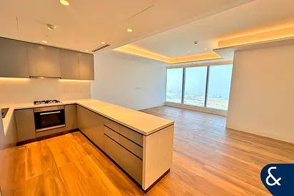 Luxury 1BR | Vacant | Sea & Marina View