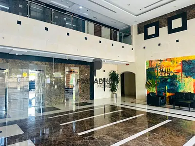 FAMILY BUILDING |PRIME LOCATION | NEAR METRO