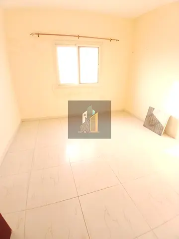 Neat and clean apartment, family building - Premium location with free parking