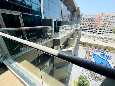 Hot Deal: Loft 1BR | 971 Sqft | Pool View | 1 Month Free