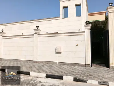 فيلا  زاوية للبيع في الشارقة/ المنصورة