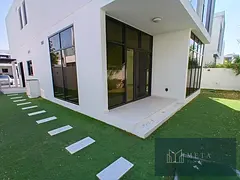 Beautiful 6 bedroom plus maid room, townhouse available for rent, spacious living room, big closed k