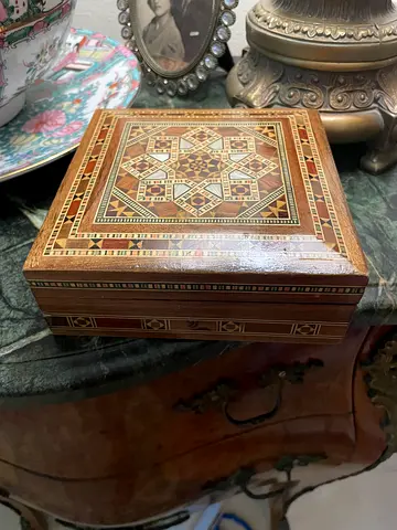 Handcrafted Wooden Marquetry Jewelry Box -Geometric Inlay Design