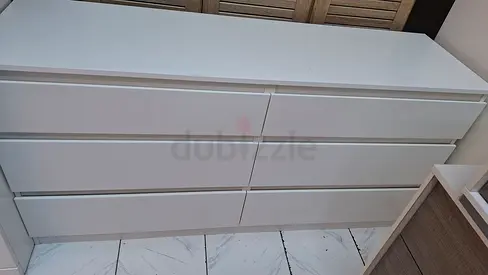 White 6-Drawer Low Dresser / Chest in Good Condition Size 140/72/