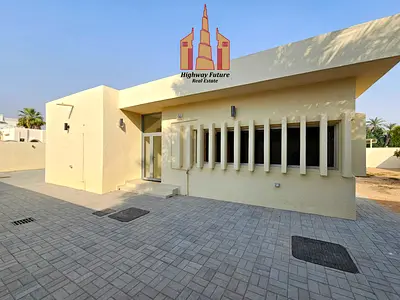 New Villla 3 Bed room All Master room Wardrobe big hall maids room parking yard 100k,