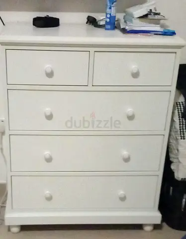 White 5-Drawer Chest / Dresser in Good Condition