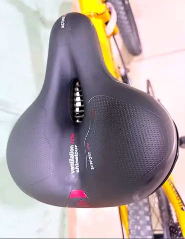 Comfort Gel Bicycle Saddle Seat with Ventilation - Used