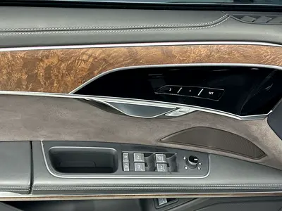 2022 AUDI A8 — миниатюра 15