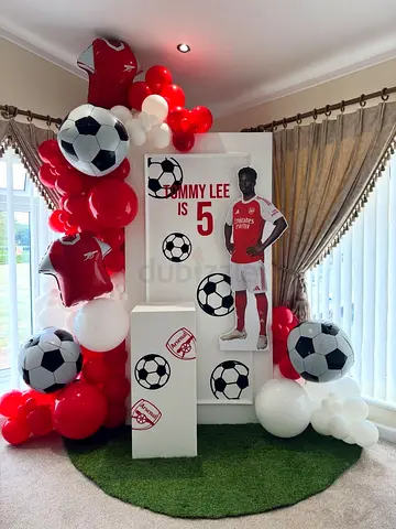 Balloons decorations services Available