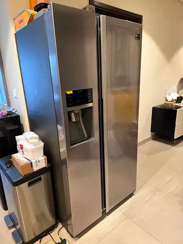 Refrigerator