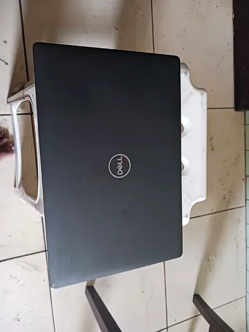 Dell latitude 5400,   8gen 500gb.  8gb ram