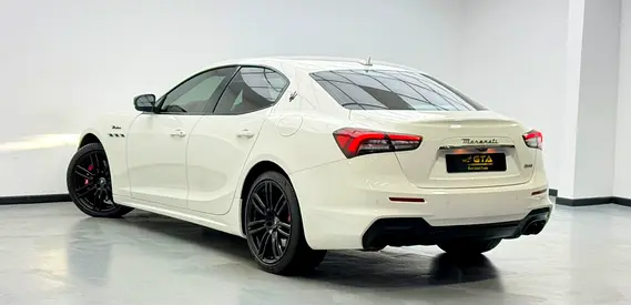 2023 Maserati GHIBLI photo 6
