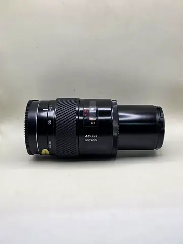 Minolta AF 100-200mm f/4.5 zoom lens designed for Sony A-mount cameras.