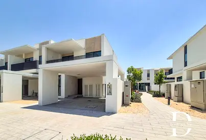 Vastu | BUA 2586sqft | Greenery Around Townhouse