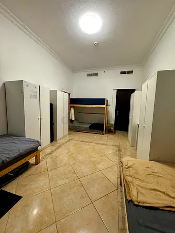 Spacious  Tidy Bed Space Near DMCC Metro