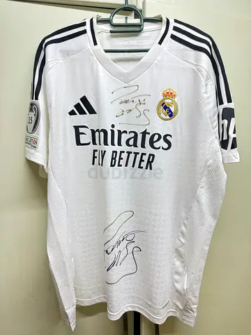 Roberto Carlos Signed Madrid Jersey