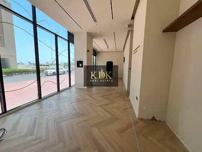 متجر مواجه للشارع | إمبريال تاور 2 | بيلاتيس/استوديو فيت أوت