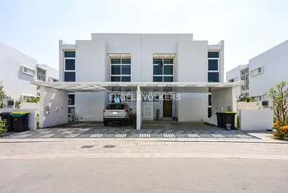 Semi Detached | Corner Unit | Well Maintained