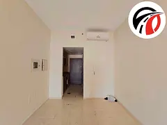 Spacious Studio // Close To Metro // Neat &amp; Clean