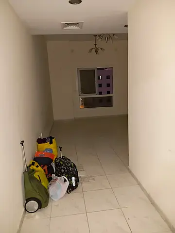 شقة للإيجار السنوي – المجاز 2 🏡 غرفة وصالة 💰 الإيجار السنوي: 32,000 درهم 💳 الدفع: حتى 6 دفعات 🛡️ التأمين: 2,000 درهم (كاش أو شيك يُصرف بعد شهر