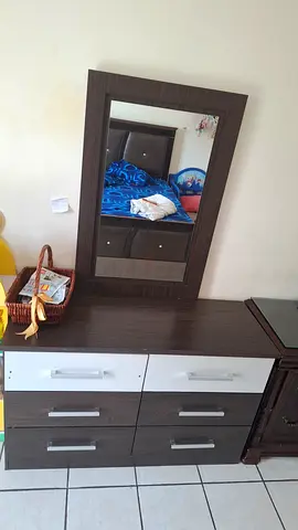 Dressing table