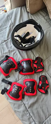 Kids bike helmet with matching protective pads (elbow  knee) - good condition