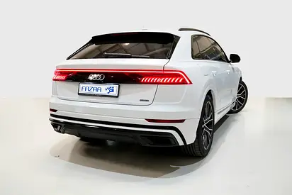 2023 AUDI Q8 thumbnail 3