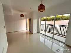 SINGLE ROW|HUGE BASEMENT|CORNER UNIT