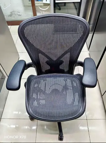 Selling herman miller Aeron chair.good condition only little use