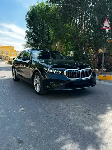 2027 BMW 520i GCC Specs - Brand New Condition