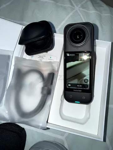 Insta360 X5 Camera with Invisible Dive Case Accessory and 128 Gb Memory - Excellent Condition