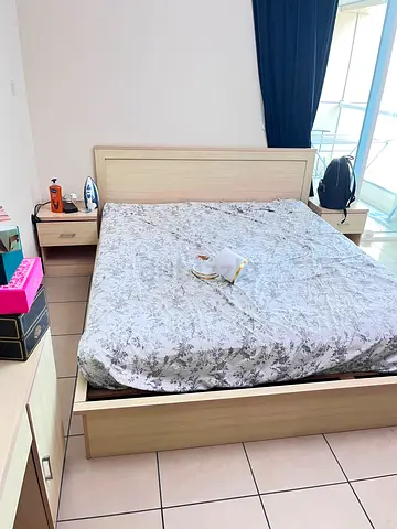 Bed set with mattress from home box.