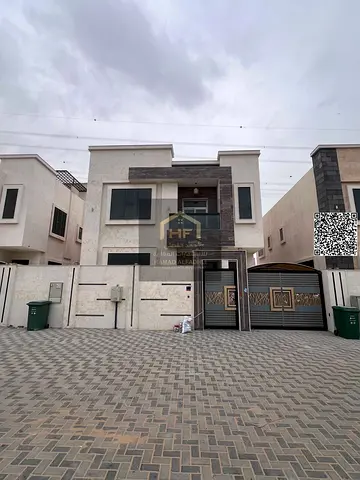 للايجار السنوى  فيلا في الياسمين موقع مميز بسعر مميز مكونه من خمس غرف ماستر و مجلس و صاله و غرفه خادمه  و مطبخ تحضيري و ستور و بلكونه تكييف مركزي  و ي