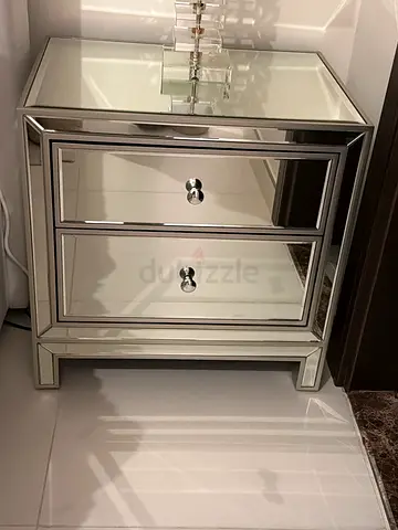 Pair of Mirrored 2-Door Nightstand / Bedside Cabinet - Elegant Silver Finish