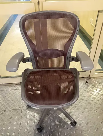 For selling Herman Miller Aeron chair.good condition size C