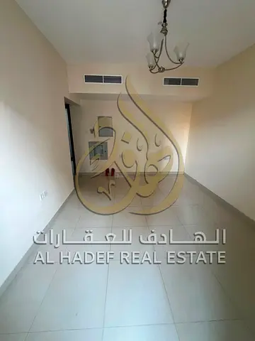 اجمل غرفه وصاله في النباعه بمساحه ممتازه موقع قريب من جميع الخدمات سهل الخروج الي مخرج دبي وعجمان