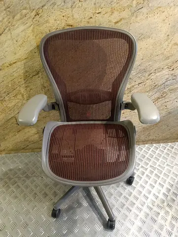 Herman Miller Aeron chair for selling.size C.good condition only little use