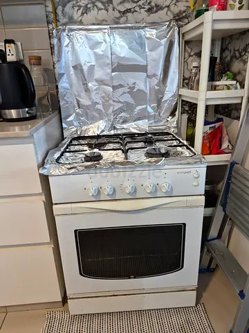 Indesit 4-Burner Gas Cooker with Oven