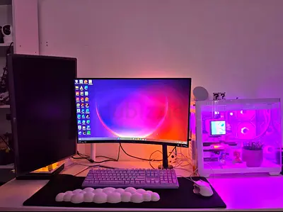 High-End White Gaming PC | i7-12700F | RX 9060 XT 16GB | 2TB SSD/HDD | LCD AIO