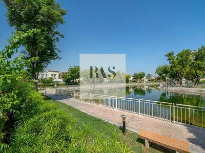 LAKESIDE FAMILY LIVING | PRIVATE GARDEN | SPRINGS6