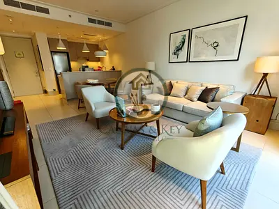 MODERN | FULLY FURNISHED | GREAT LOCATION | VACANT