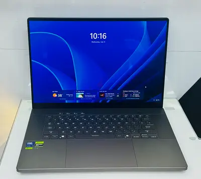 ASUS ROG Zephyrus G16, Ultra 9 285H,64 GB RAM,1TB SSD, RTX 5090 24 GB