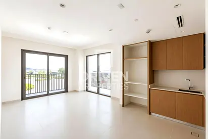 Vacant | Corner Unit | Beach Access | Low Floor