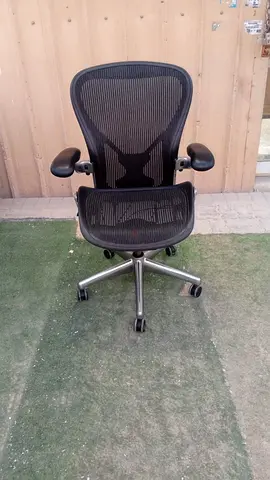Herman Miller Aeron size C fully loaded