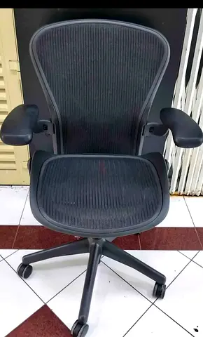 Herman Miller Aeron size B fully loaded
