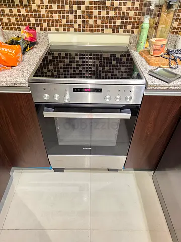 Siemens IQ300 Electric Ceramic Cooker 60cm Latest Version Mint Use Like New